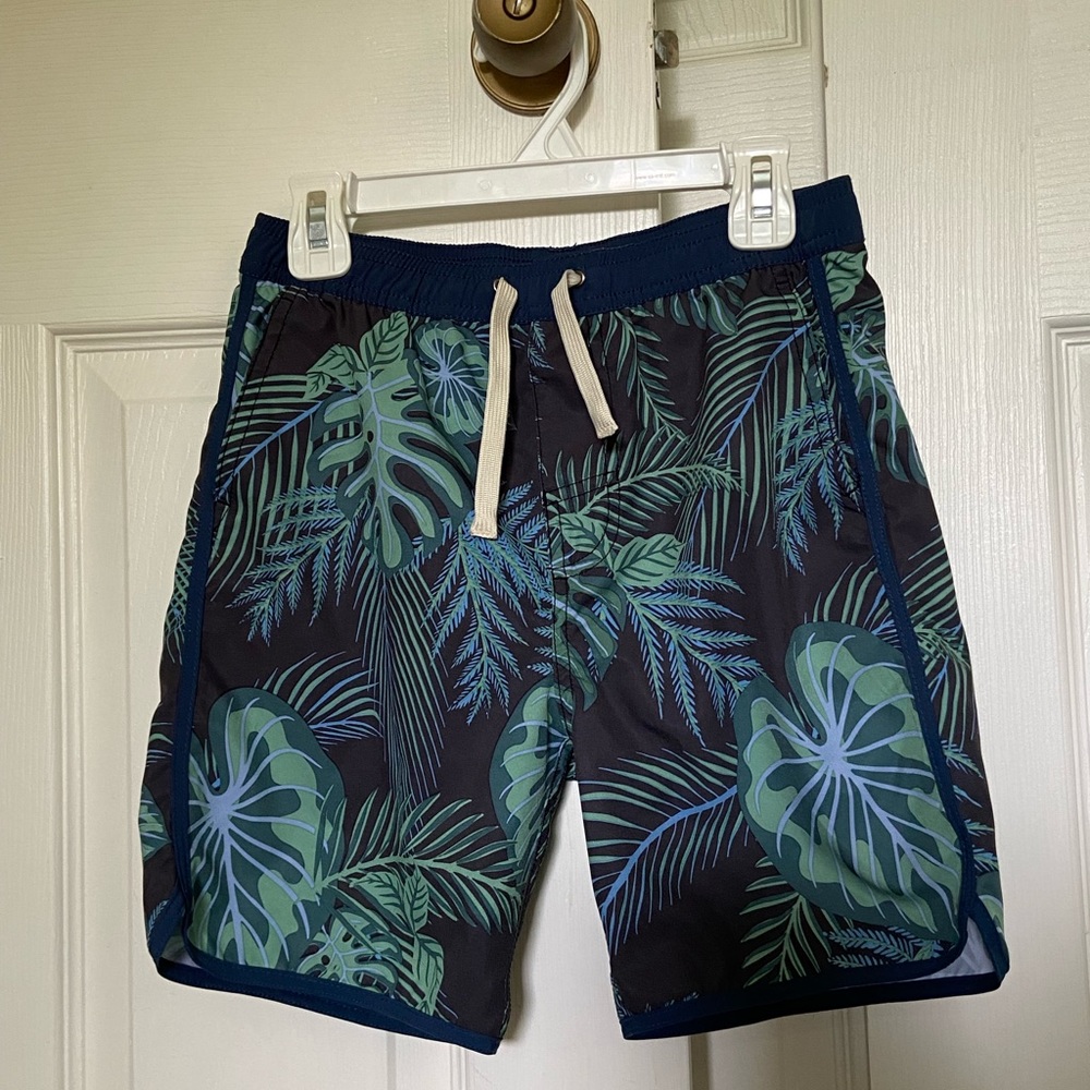 Boys Fair Harbor swim shorts Large